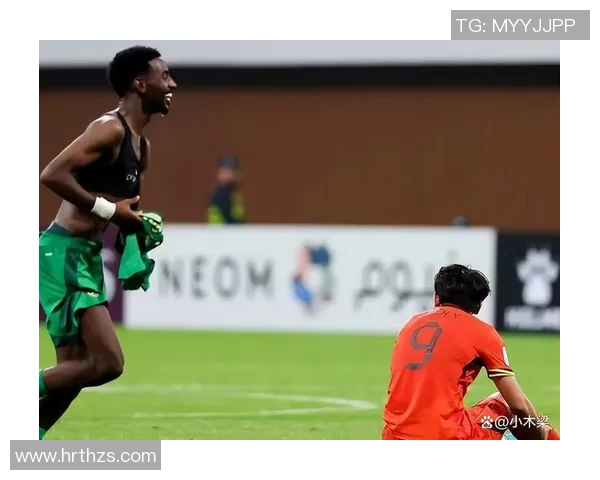 足球明星眨眼瞬间引爆全场球迷热议背后隐藏的秘密故事