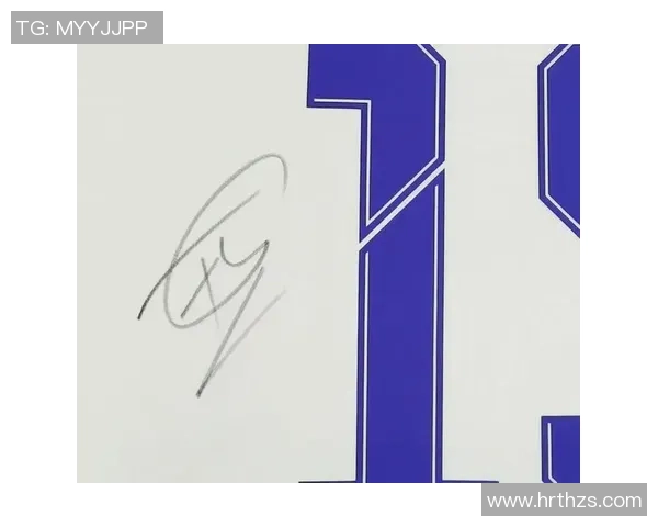 足球明星签名艺术设计图案创意展示与个性化风格解析